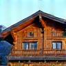 Chalet rénové reflétant l’architecture traditionnelle des Alpes